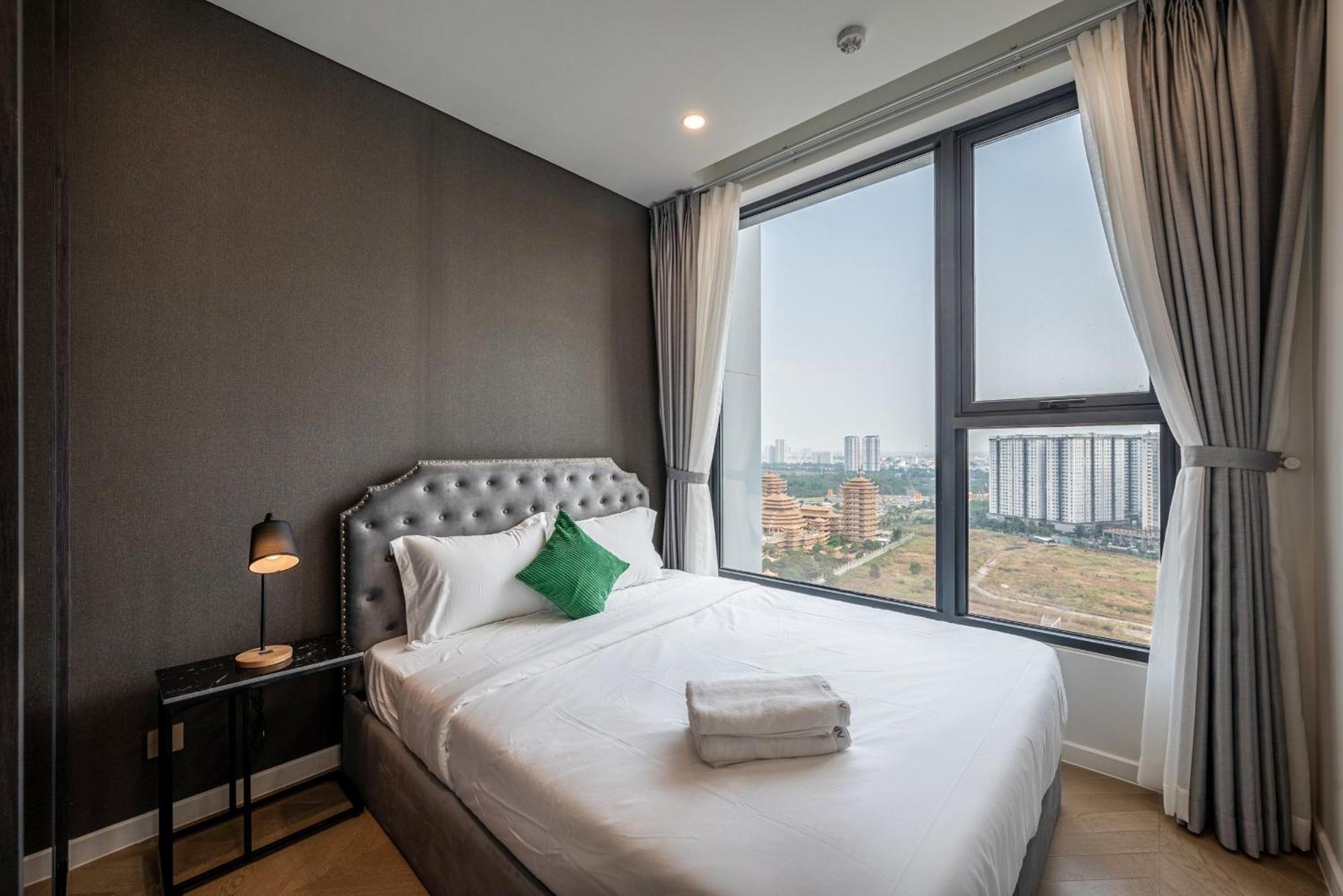 Khách sạn hẻo lánh Lumiere Luxury Condotel