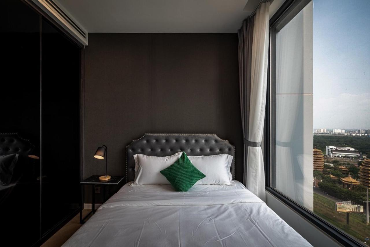 Khách sạn hẻo lánh Lumiere Luxury Condotel