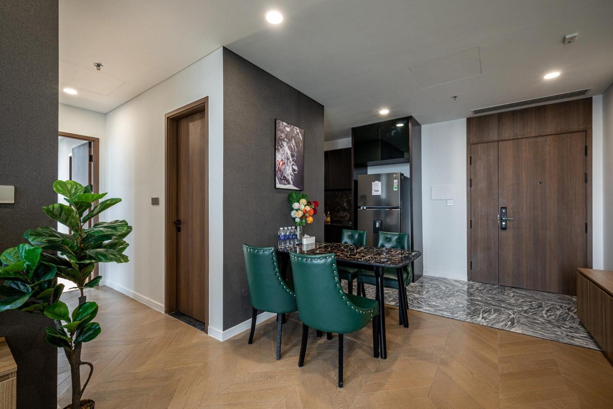 Khách sạn hẻo lánh Lumiere Luxury Condotel