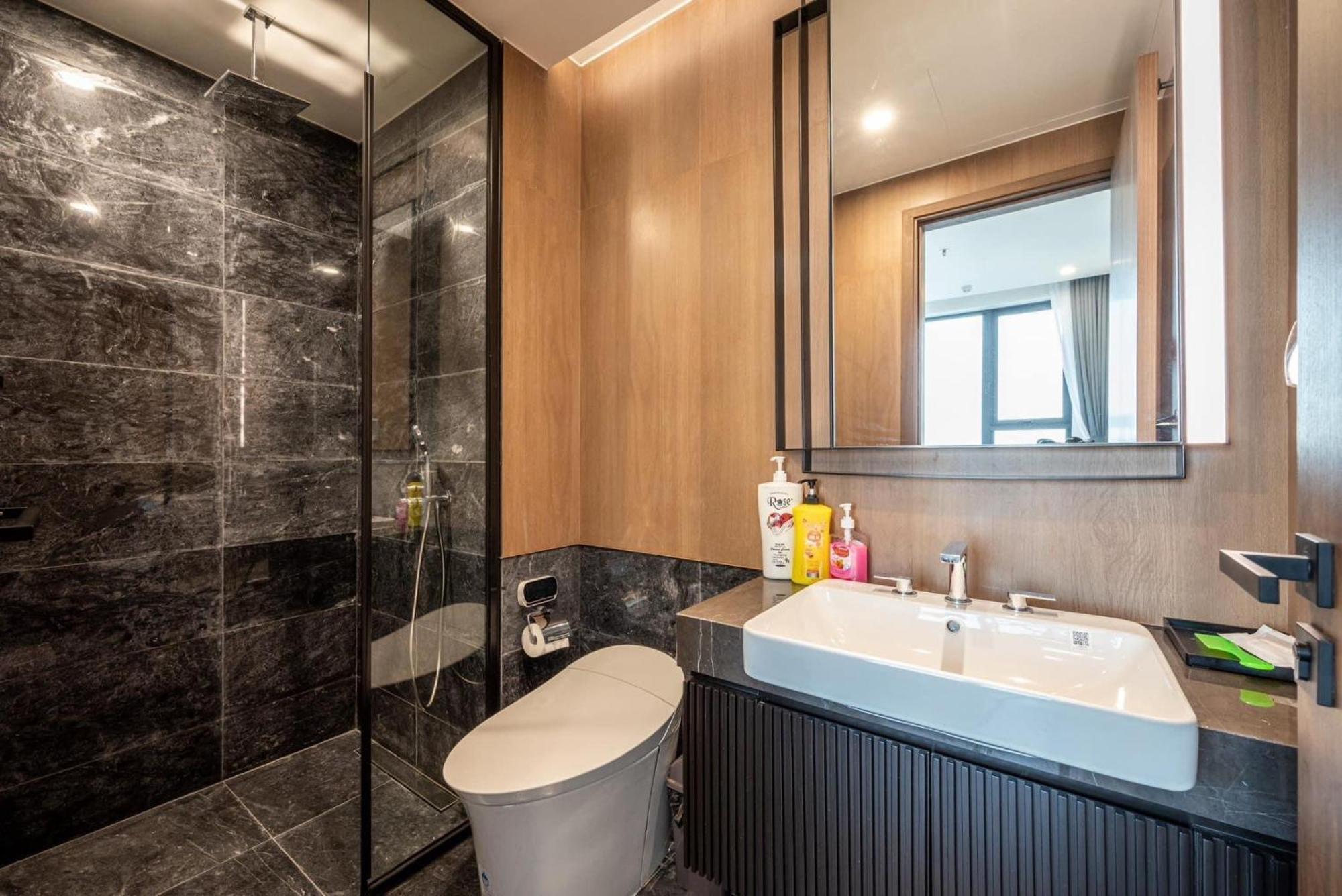 Khách sạn hẻo lánh Lumiere Luxury Condotel *